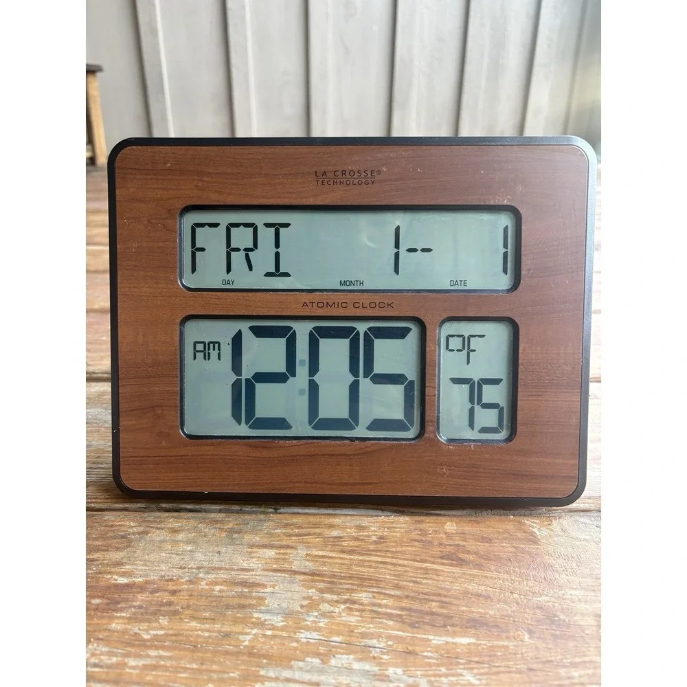 Vintage  Atomic Digital Alarm Clock Walnut blue Backlight la crosse technology